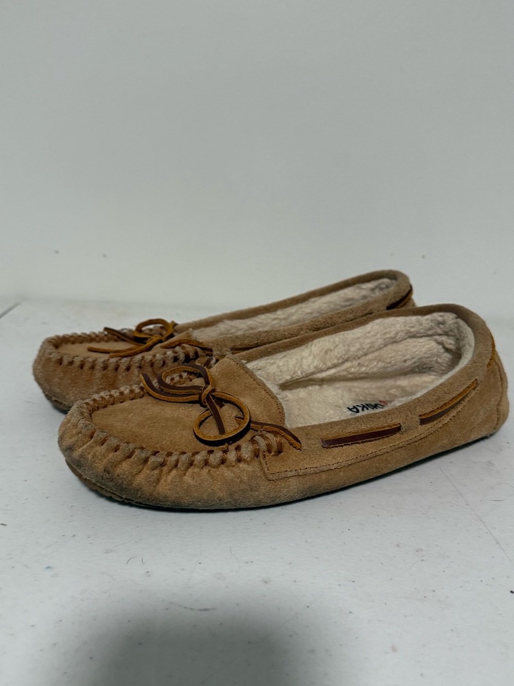 Minnetonka Suede Moccasin Slippers in Chestnut Brown Size 8